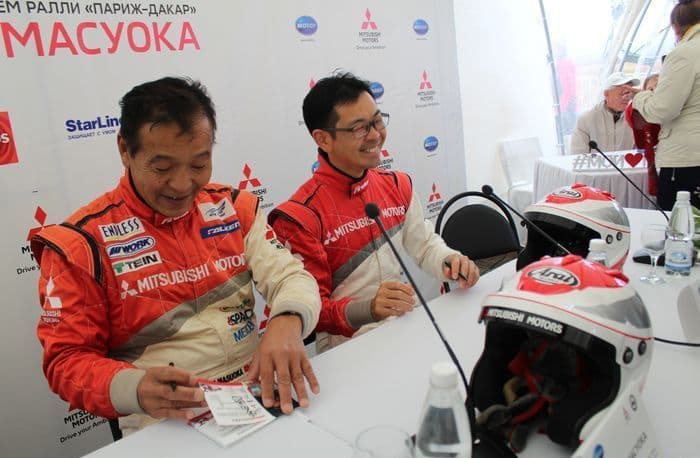 Легенды Дакара «взорвали» Кировское бездорожье