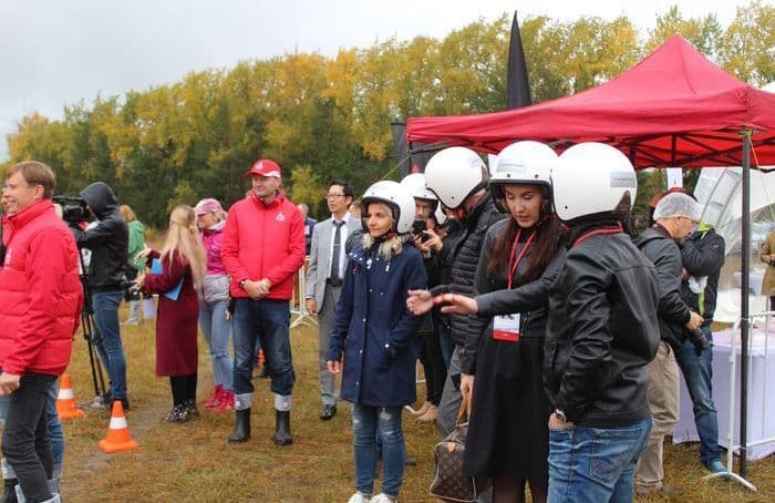 Легенды Дакара «взорвали» Кировское бездорожье