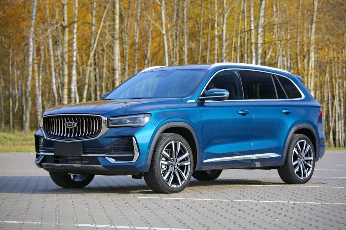 Названы самые покупаемые авто в России