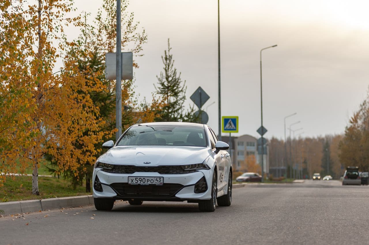 Тест-драйв KIA K5: "Расслабься, я всё сделаю сама" 