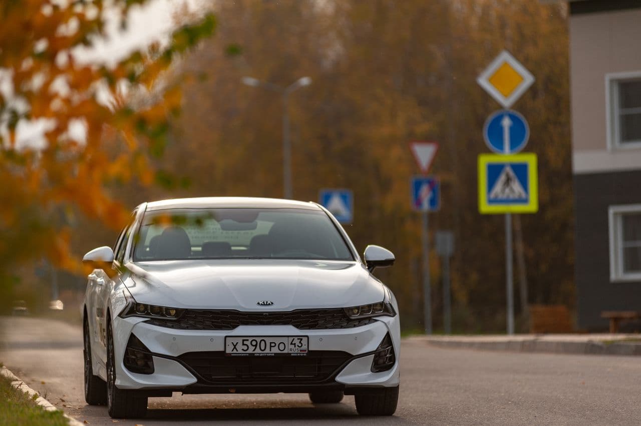 Тест-драйв KIA K5: "Расслабься, я всё сделаю сама" 
