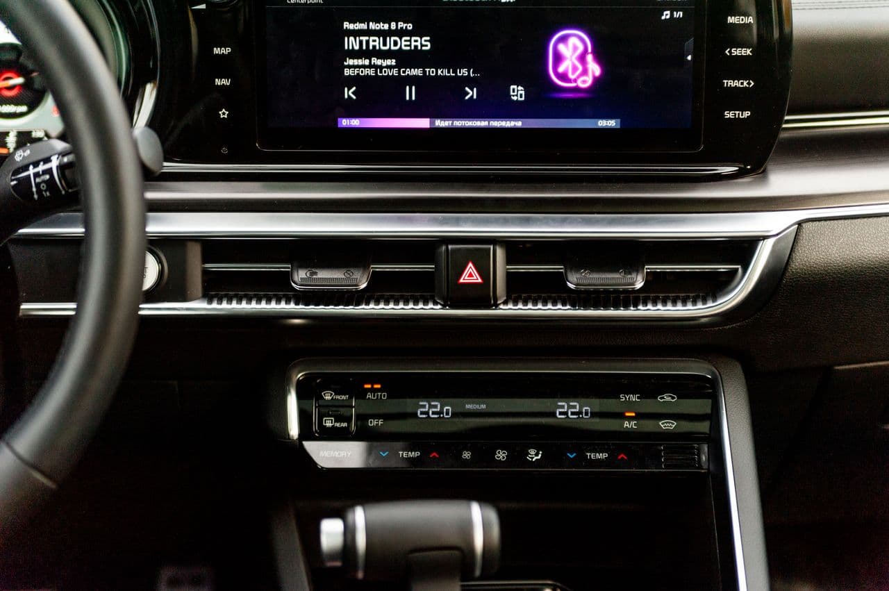 Тест-драйв KIA K5: "Расслабься, я всё сделаю сама" 