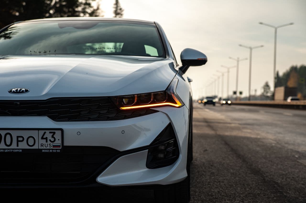 Тест-драйв KIA K5: "Расслабься, я всё сделаю сама" 