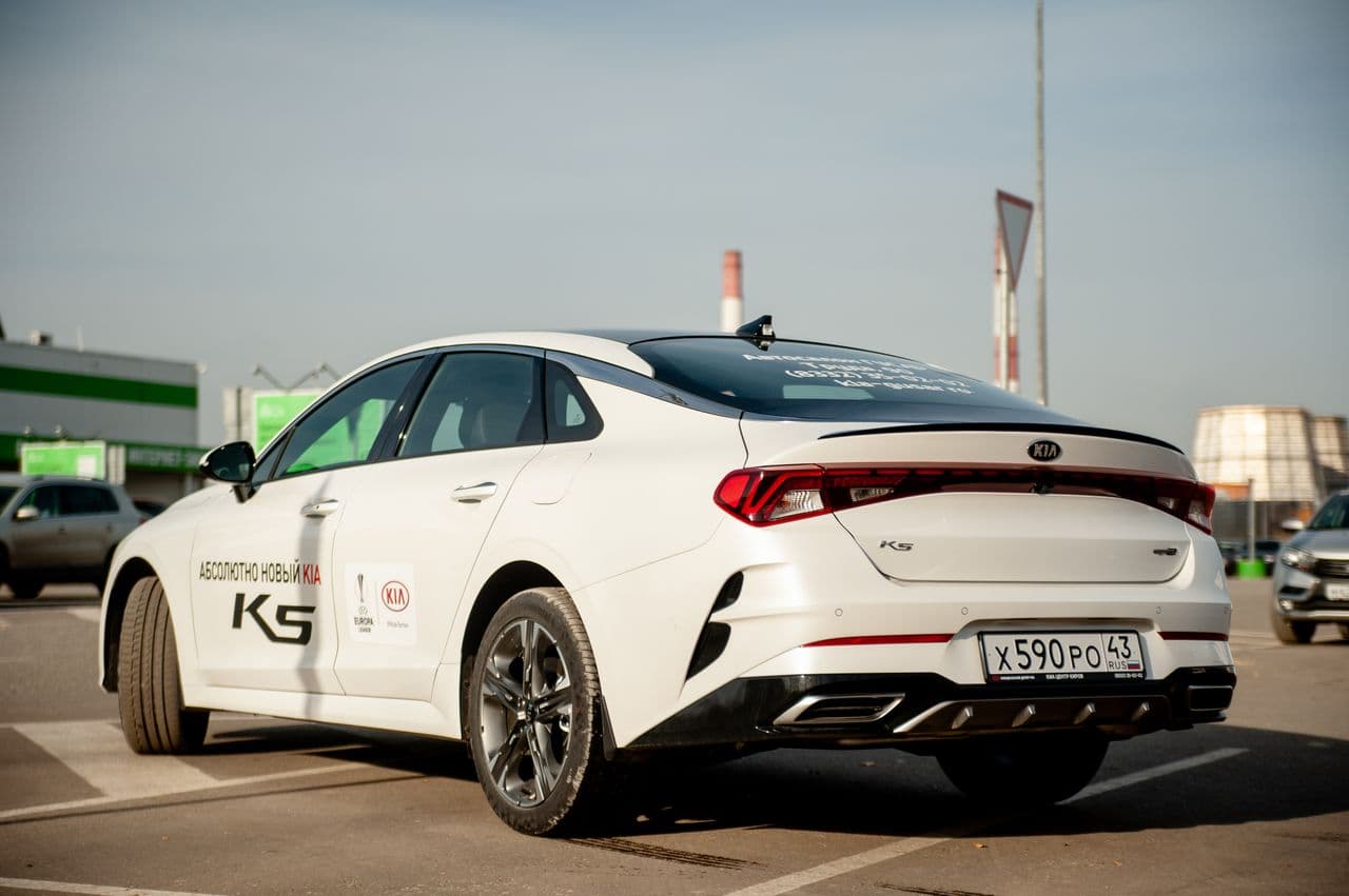 Тест-драйв KIA K5: "Расслабься, я всё сделаю сама" 