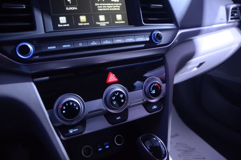 В Кирове прошла презентация обновленного автомобиля Hyundai Elantra