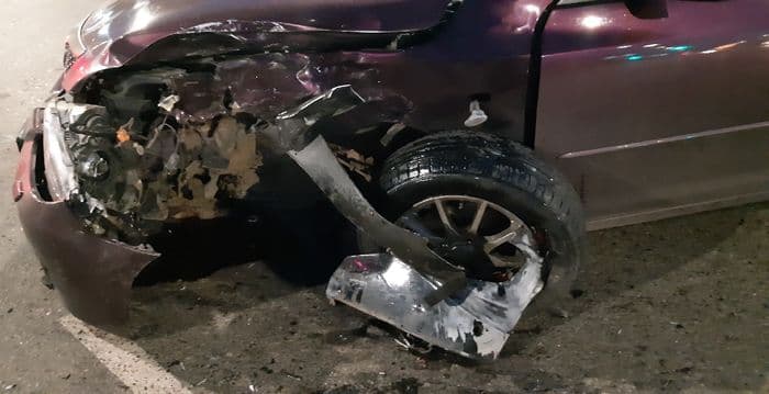 На Московской жестко встретились мотоцикл и легковушка: оба водителя в больнице