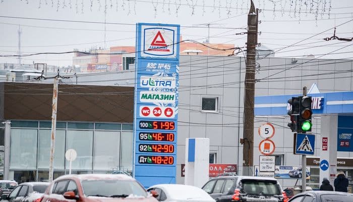 Независимый топливный союз просит у правительства не сдерживать цены на бензин  