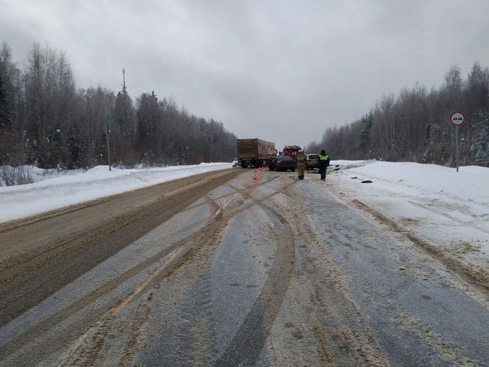 В результате столкновения двух машин в Мурашинском районе один человек погиб  