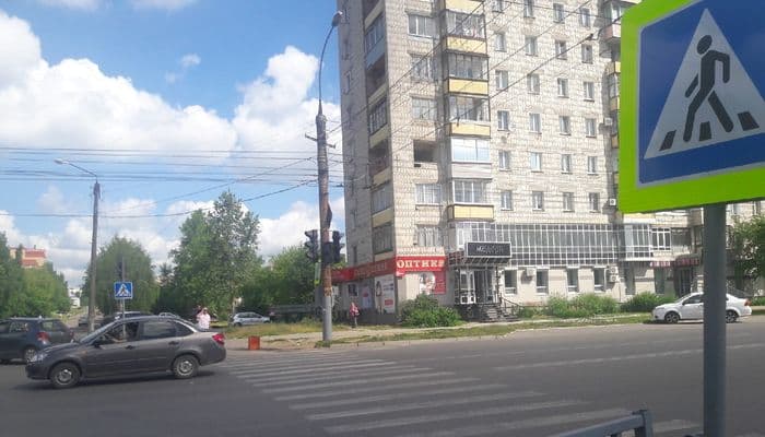 Стало известно, когда заработает светофор на перекрестке Воровского и Менделеева