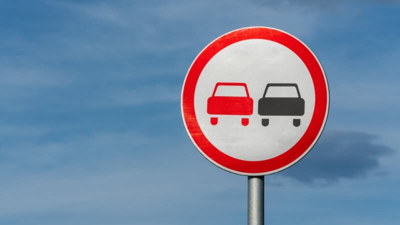 Как правильно читать знак "Обгон запрещён" и когда заканчивается зона его действия: важные детали ПДД