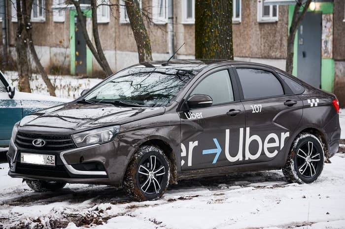 Минтранс запретил парковку во дворах: для кого и какое наказание