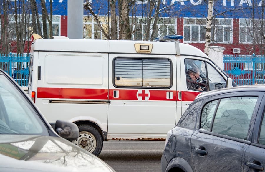 В Госдуме предложили разрешить экстренным службам таранить машины граждан