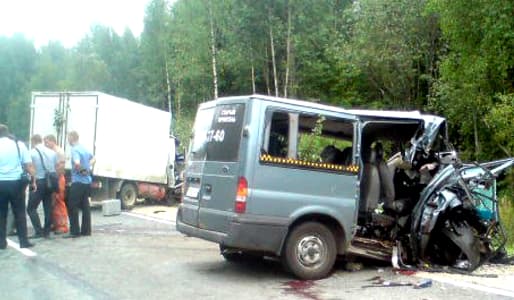 Очевидцы об аварии на трассе «Вятка»: «Люди стоят и смотрят на трупы»