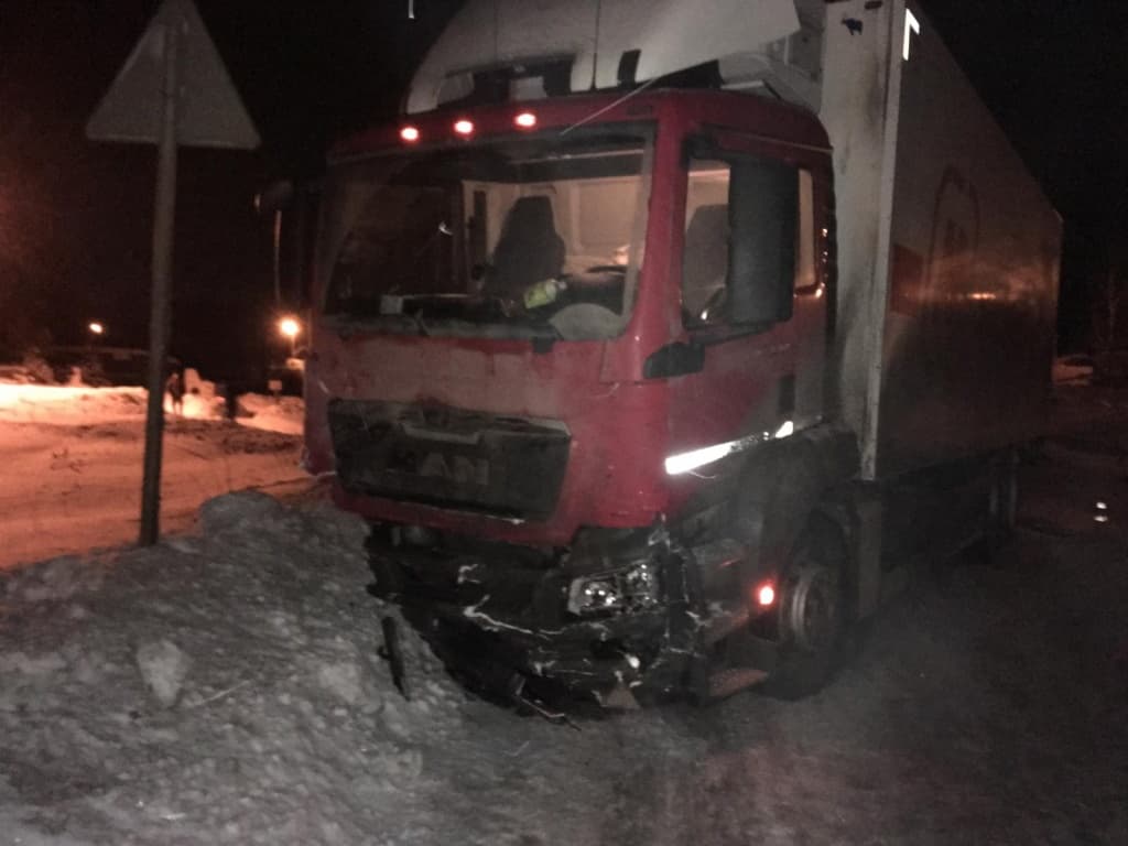 На подъезде к Слободскому в ДТП с грузовиком погиб мужчина