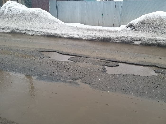 «Никогда этого не бывало, и вот опять»: Вересники поплыли, а лужи прячут глубокие ямы