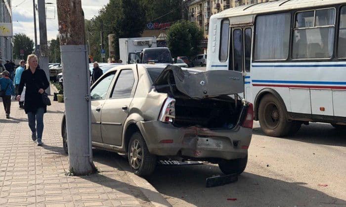 По факту массового ДТП с участием автобуса у вокзала началась служебная проверка