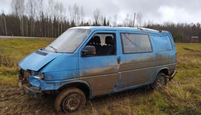 В Афанасьевском районе в аварии погибла 16-летняя девочка: она была за рулем минивэна