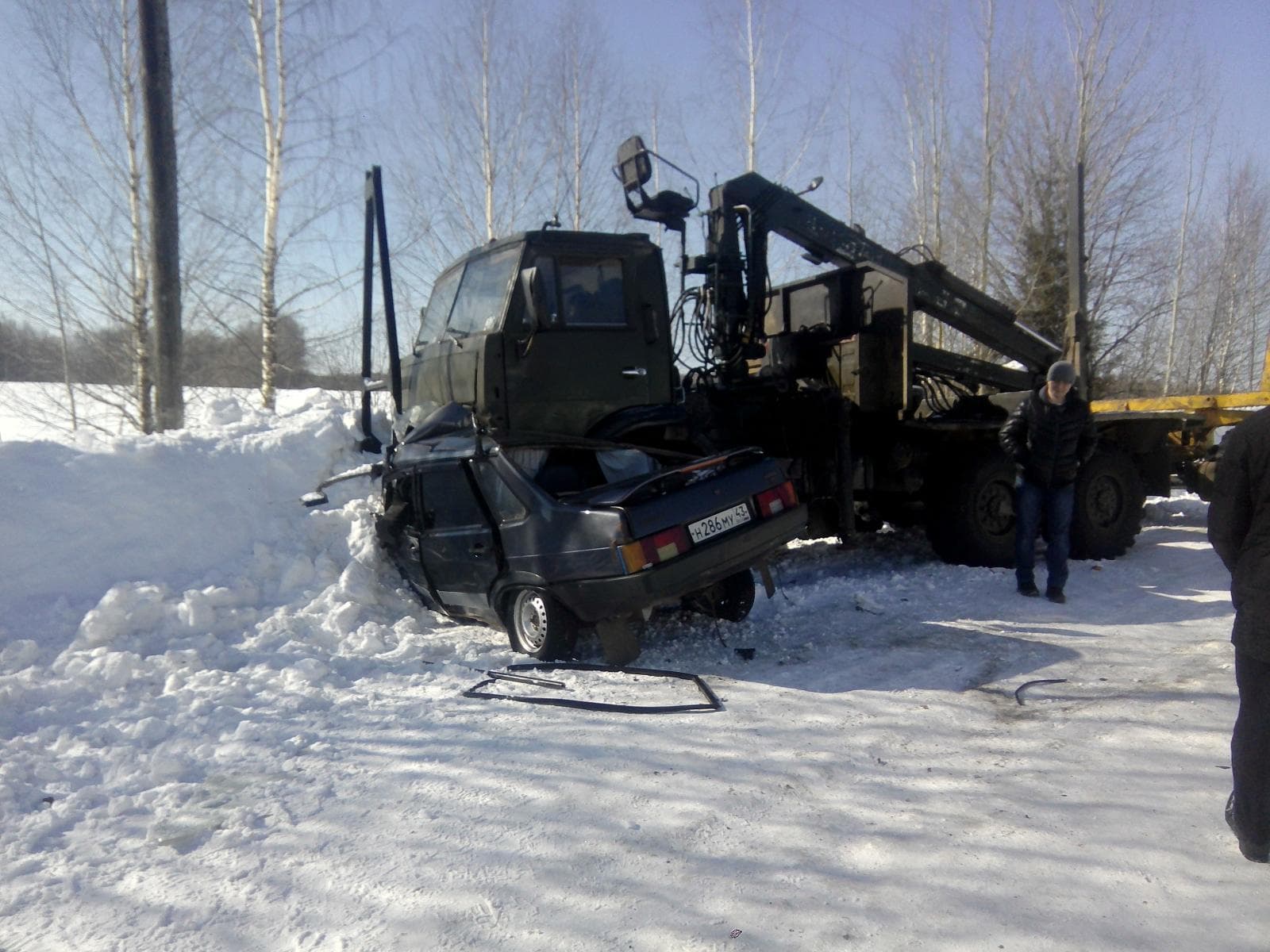 Машину смяло до неузнаваемости - авария в Слободском районе