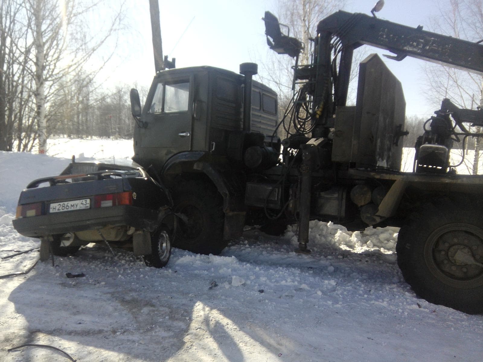Машину смяло до неузнаваемости - авария в Слободском районе