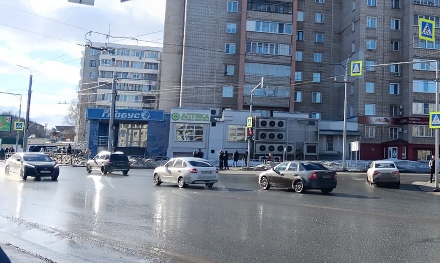 Назван топ-10 популярных авто на вторичке до 1,5 млн рублей