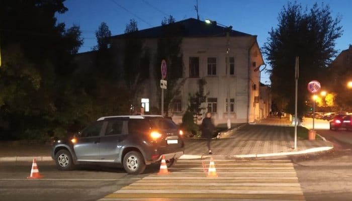 В Кирове водитель «Ниссана» сбил пешеходов: госпитализированы 11-летний ребенок и пенсионер