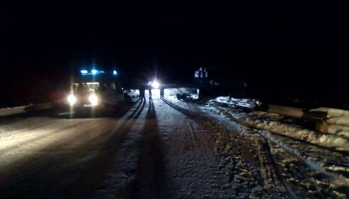 В Афанасьевском районе мужчина на “Ниве” выехал на “встречку” и влетел под “КамАЗ”