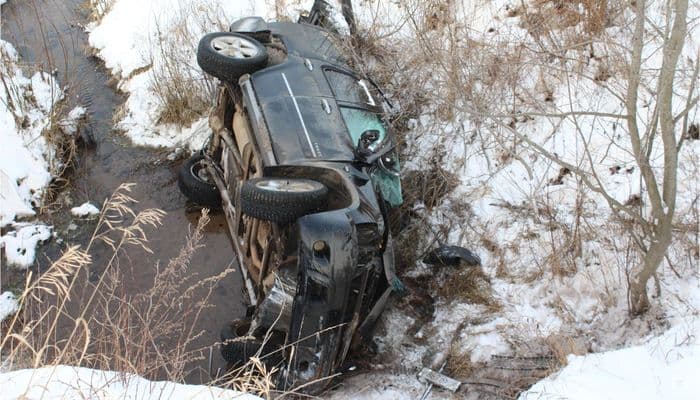 В Кильмезском районе пенсионер на Chevrolet вылетел в кювет