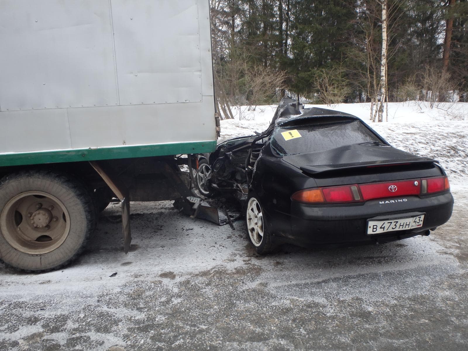 Неопытного водителя в ДТП спас правый руль