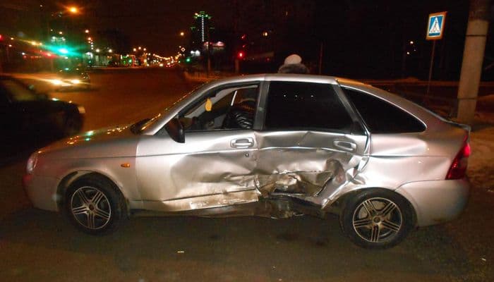 На улице Московской “Приора” не поделила дорогу с “Короллой”