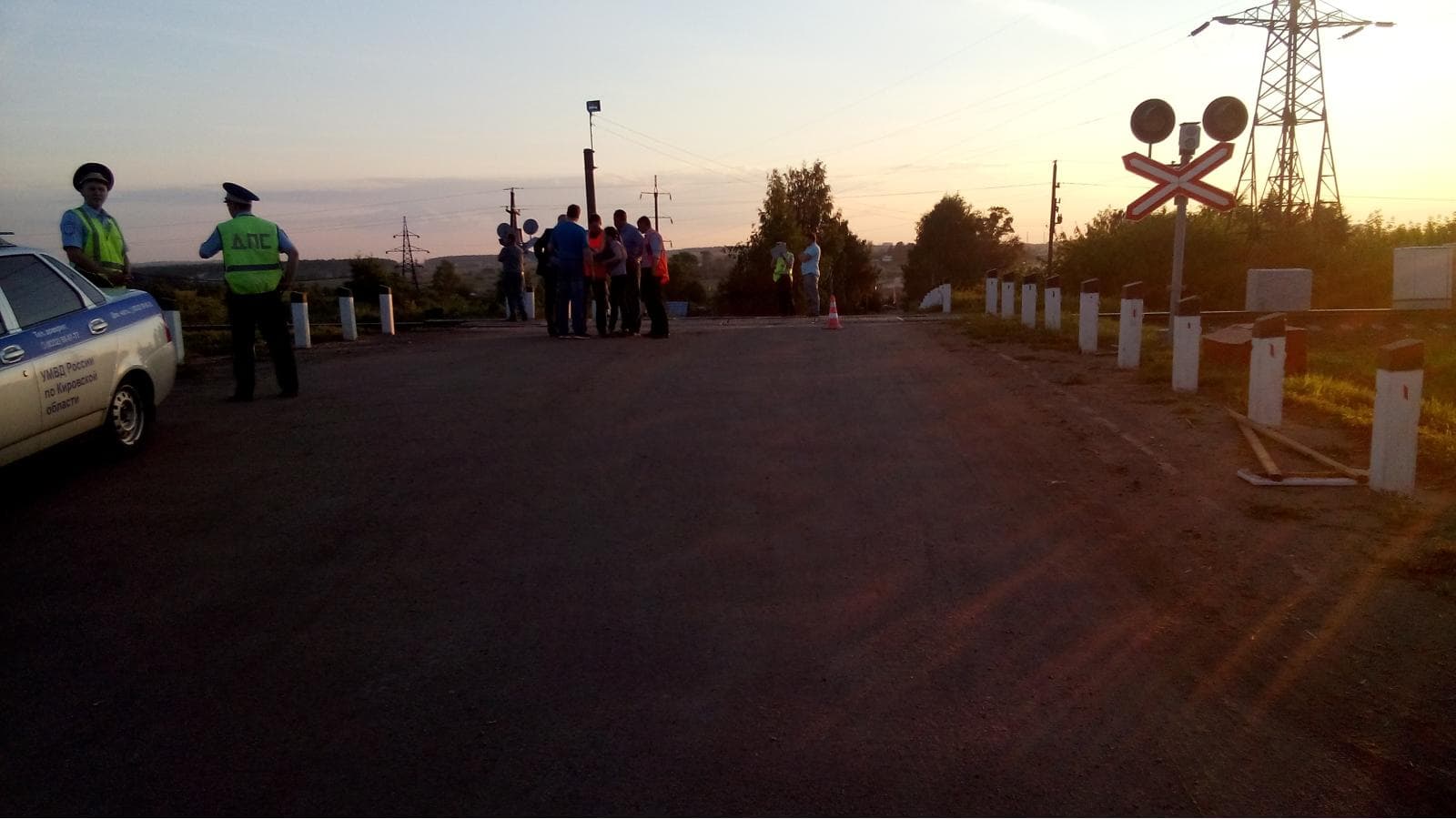 У женщины, залетевшей на машине под поезд, взята кровь на анализ