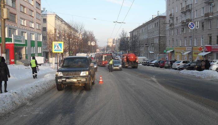В Кирове 75-летний мужчина на “Крузаке” сбил пенсионерку