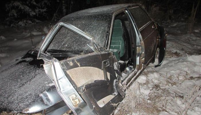 Пьяный бесправник на “двенашке” вылетел в кювет