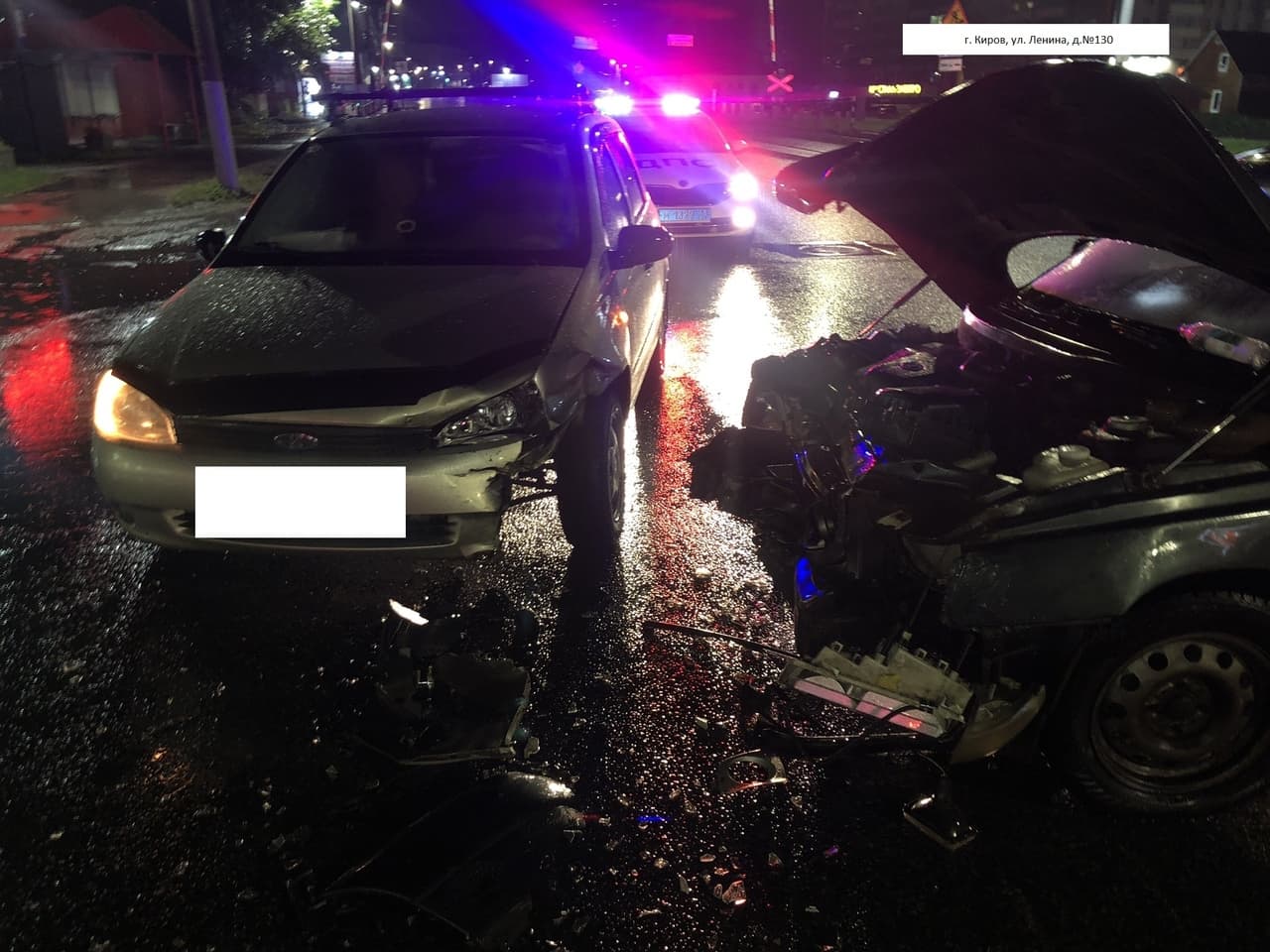В Кирове столкнулись две отечественные легковушки