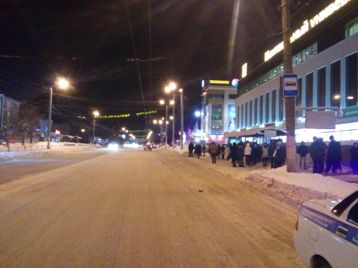 На Воровского в салоне автобуса пострадала пассажирка