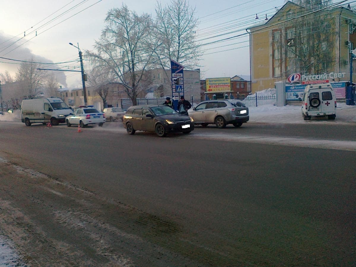 На Производственной водитель «Опеля» сбил мужчину