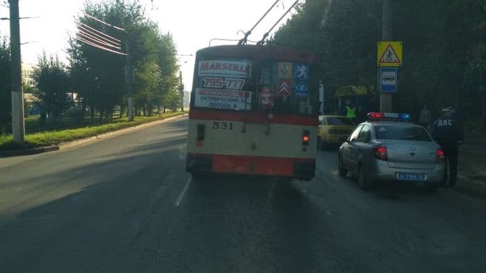 Пьяный водитель “десятки” влетел в автобус: 2 человека пострадало