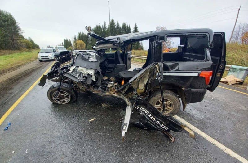 В Кировской области "УАЗ" врезался в фуру: есть пострадавшие