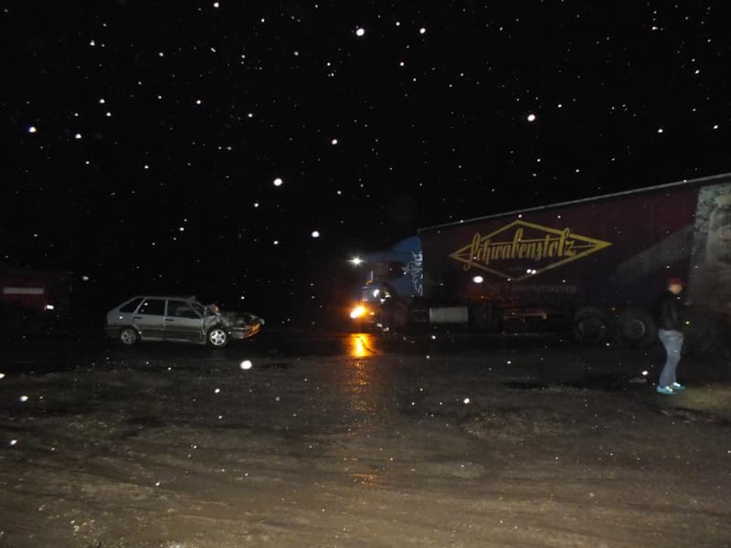 В Свечинском районе большегруз протаранил «четырнадцатую»