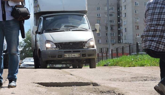 Стало известно, почему в этом году не отремонтируют Студенческий проезд