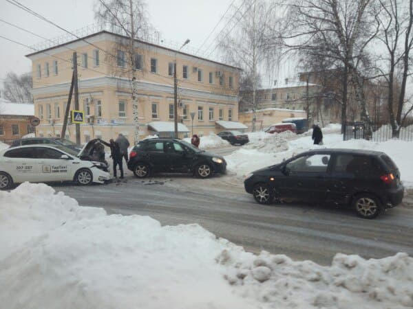Пытался проскочить? На Урицкого столкнулись Kia и Suzuki