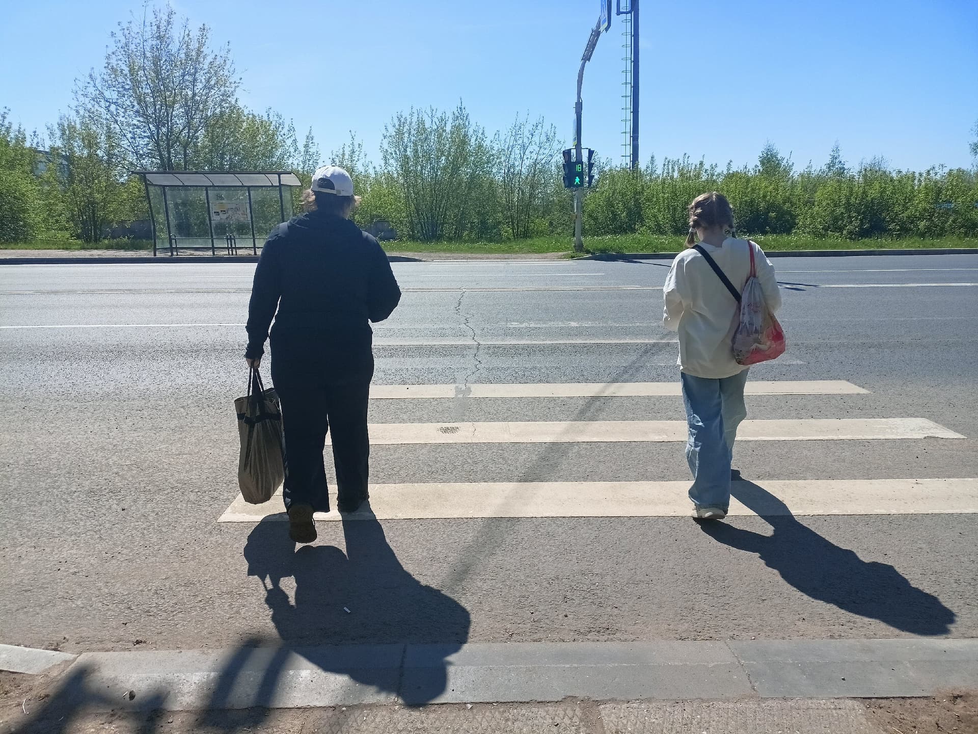 Один шаг на "зебру" больше не в вашу пользу: Верховный суд определил, когда водитель обязан уступить пешеходу