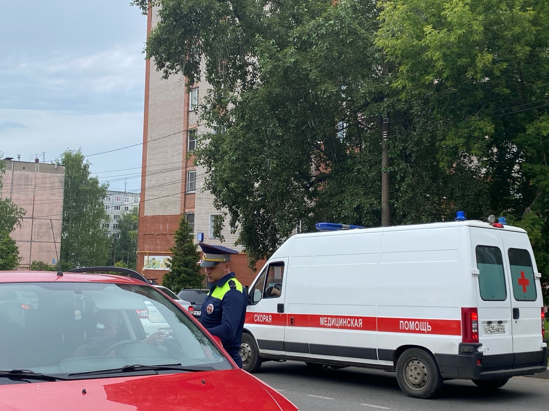 Инспектор ГИБДД требует показать аптечку и огнетушитель? Скажите эти 4 слова - он тут же вернет права
