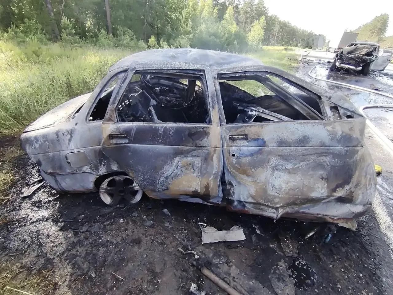 В Нолинском районе сгорели две «легковушки» после ДТП: есть один погибший