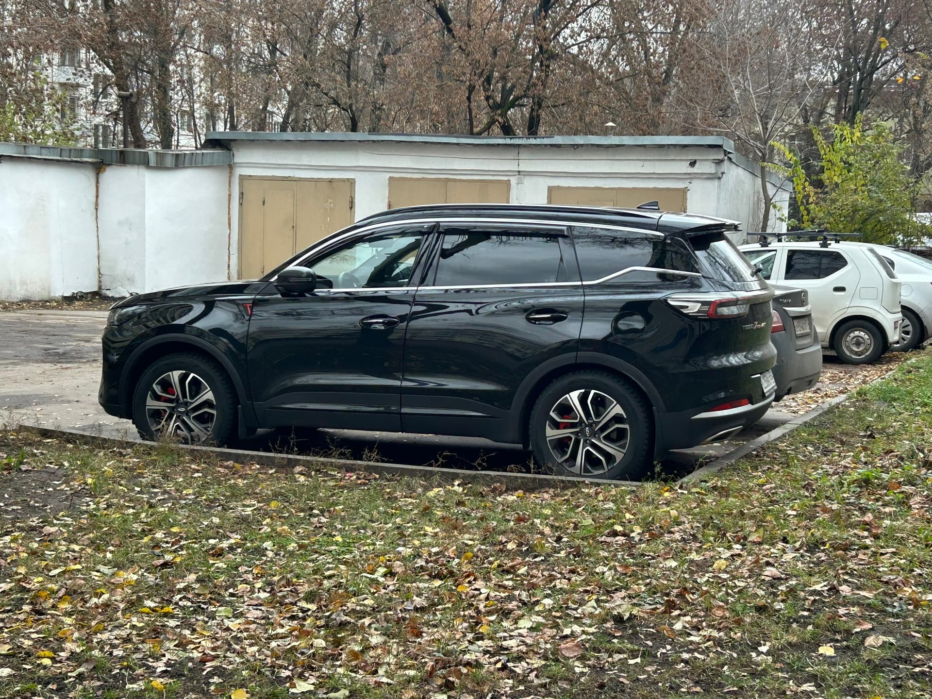 Сколько теряют в цене годовалые китайские машины? Проверил на Chery, Geely и Haval - результат удивил даже дилеров