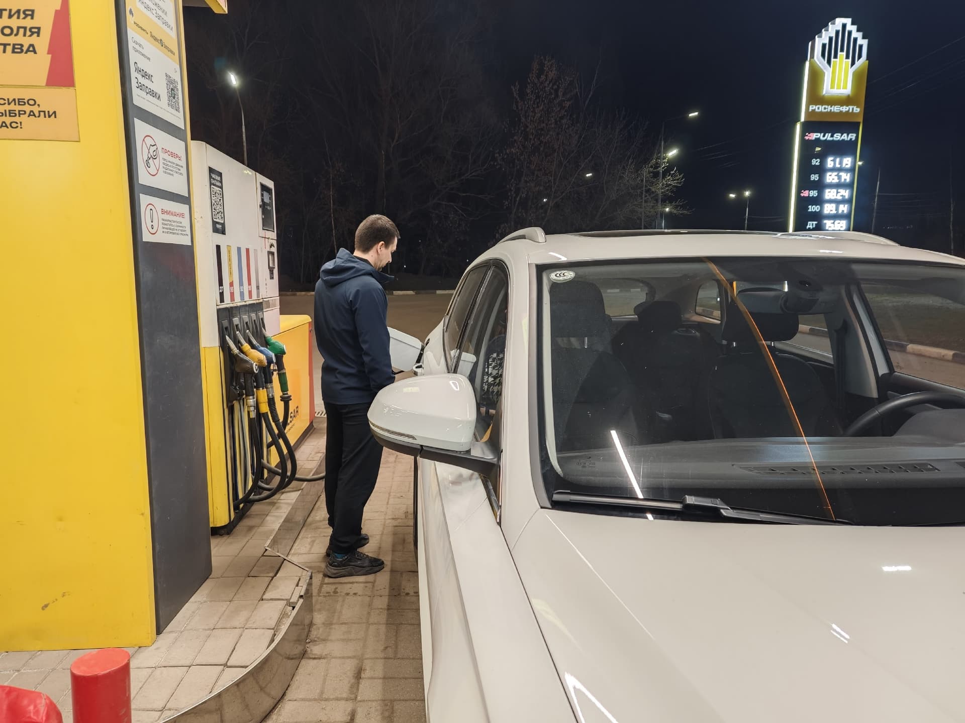 Сравнил расход топлива при 90, 110 и 140 км/ч - вот на какой скорости можно экономить бензин. Делюсь результатами