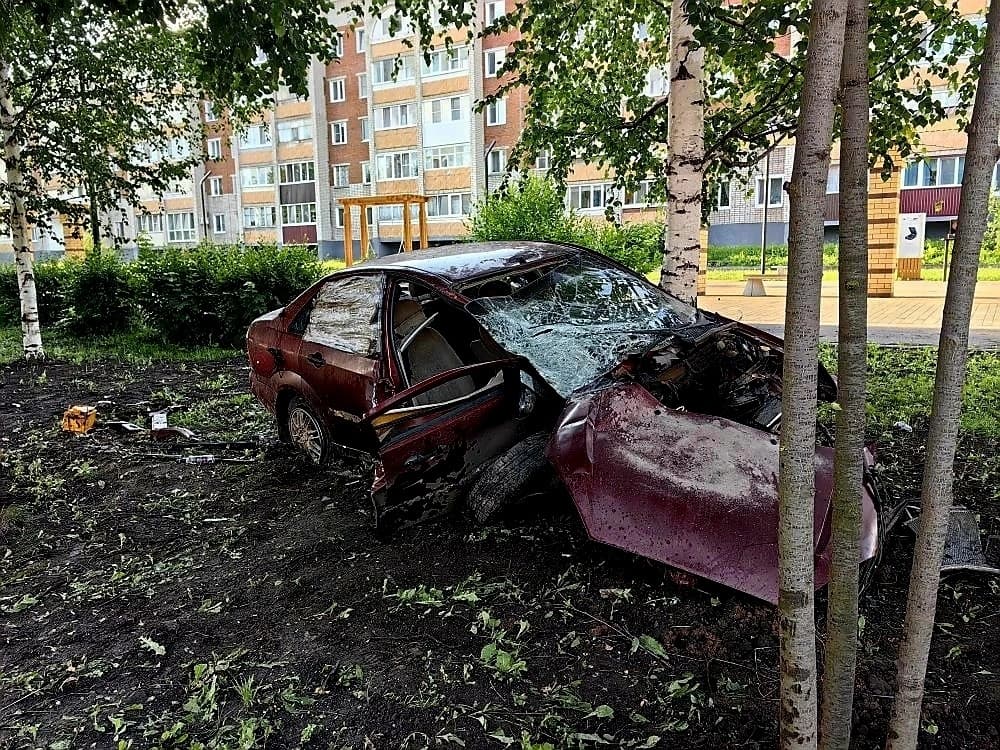 Два человека получили травмы в ночном ДТП на улице Ленина в Вятских Полянах