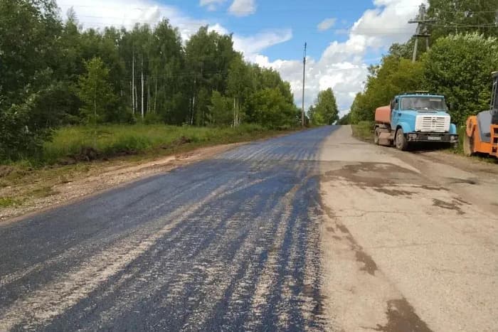 В Пижанском районе ремонтируют подъезд к деревне Большое Безруково