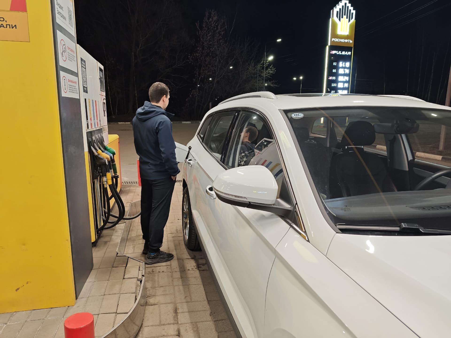 В Новосибирской области наблюдается дефицит топлива: что происходит на АЗС