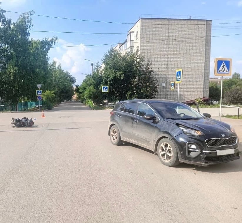 В Вятских Полянах 56-летний мужчина на мопеде пострадал в ДТП с иномаркой