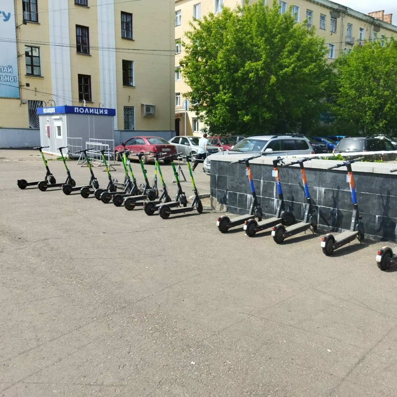 В Кирове хотят урегулировать парковку электросамокатов